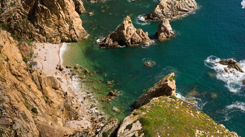 Baía paradisíaca perto do Cabo da Roca